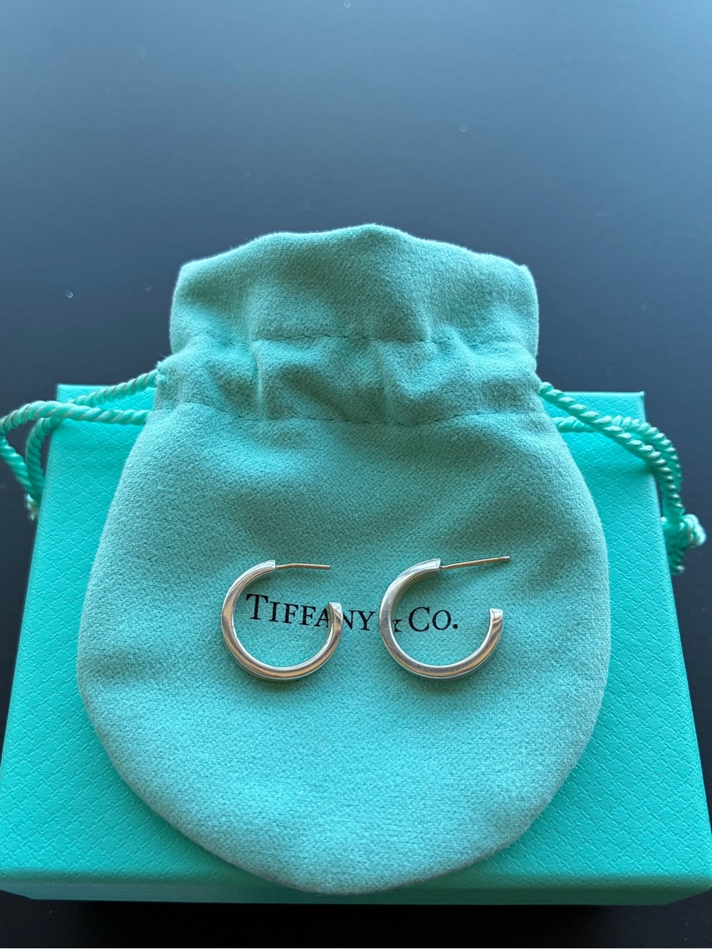 Tiffany & Co. Small 1837 Hoops Sterling Silver - Picture 5 of 5